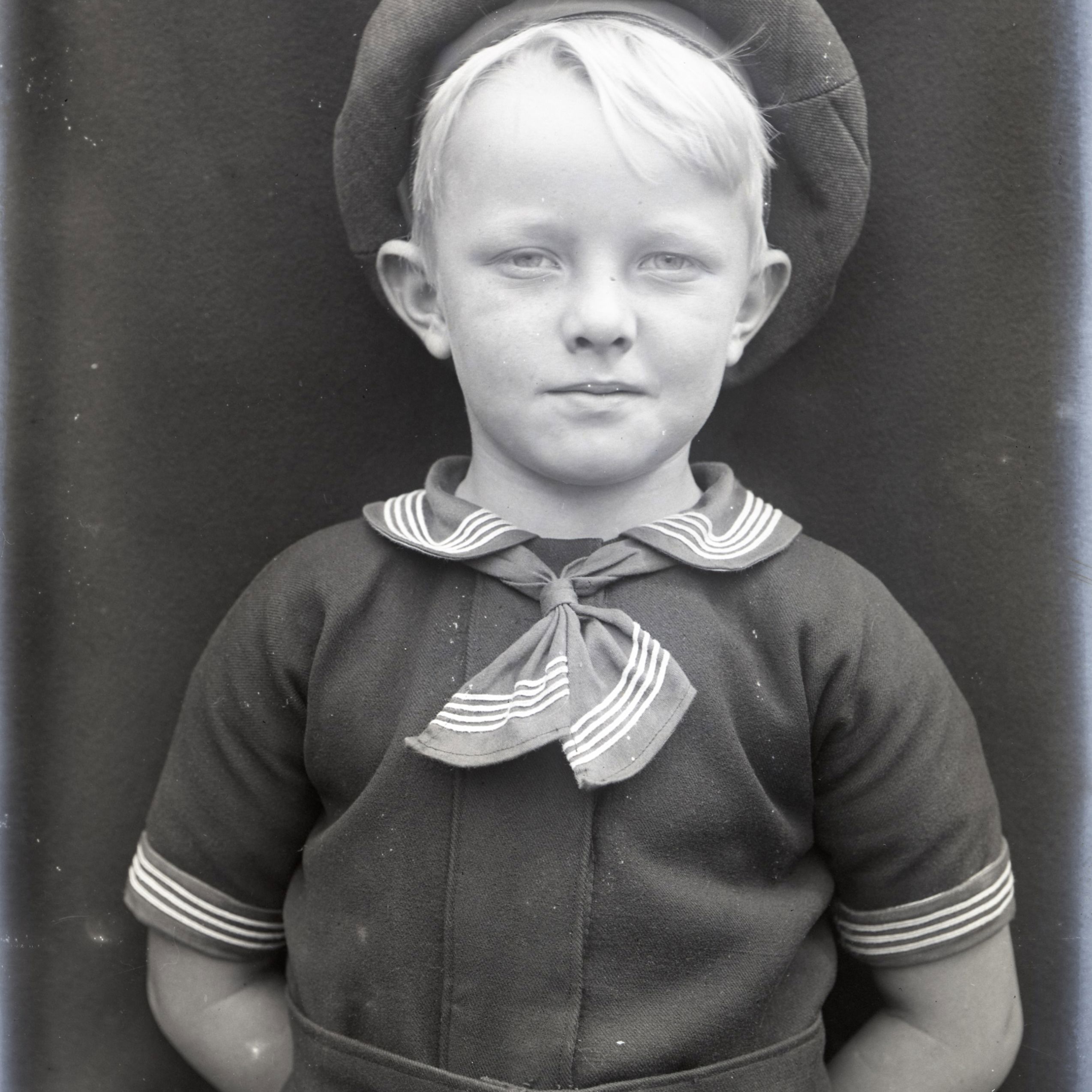 Hugo Sventrup i matrostøj