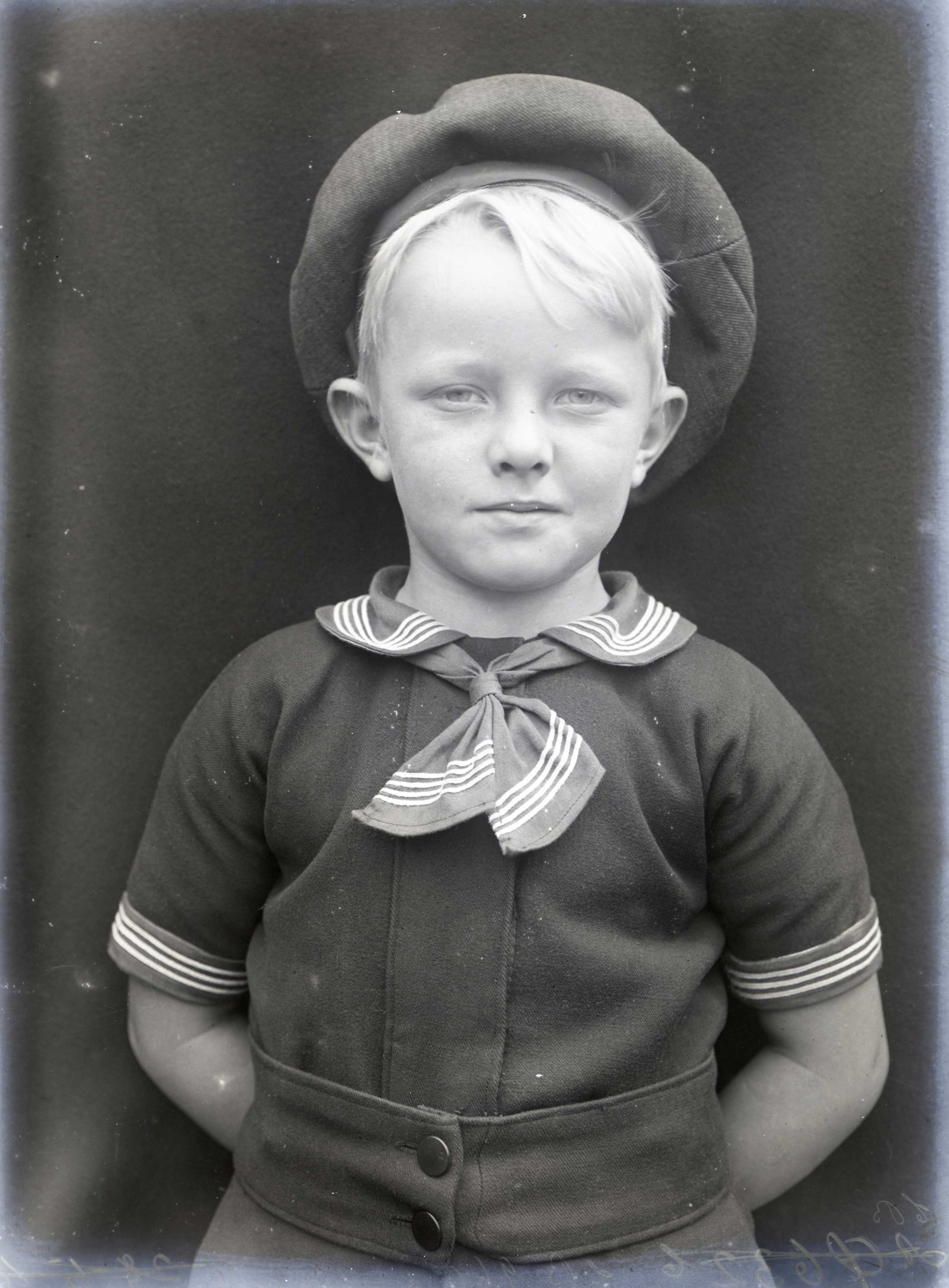 Hugo Sventrup i matrostøj