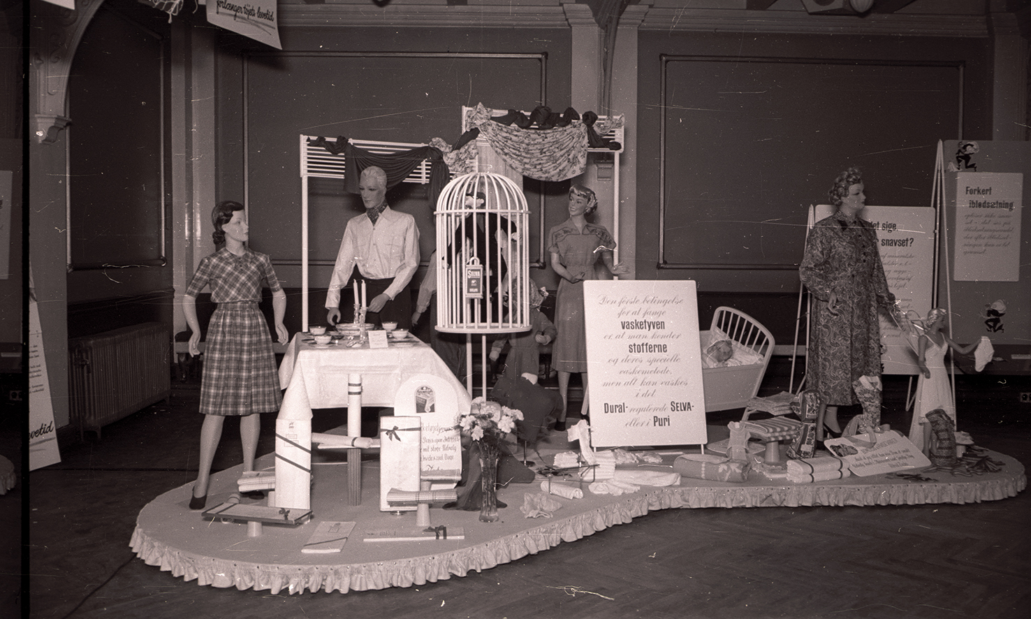 Udstilling om vasketøj og vaskemiddel i Randers Håndværkerforening fra 1952