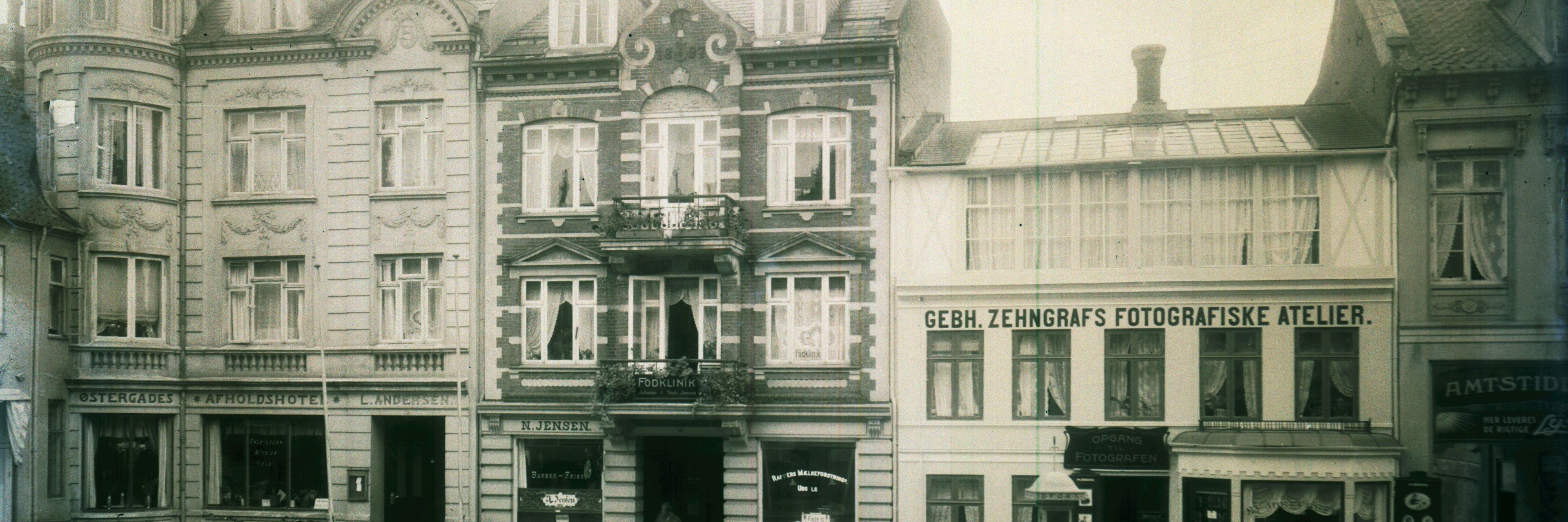 Gebh. Zehngrafs Fotografiske Atelier i Østergade 16 i ca. 1905