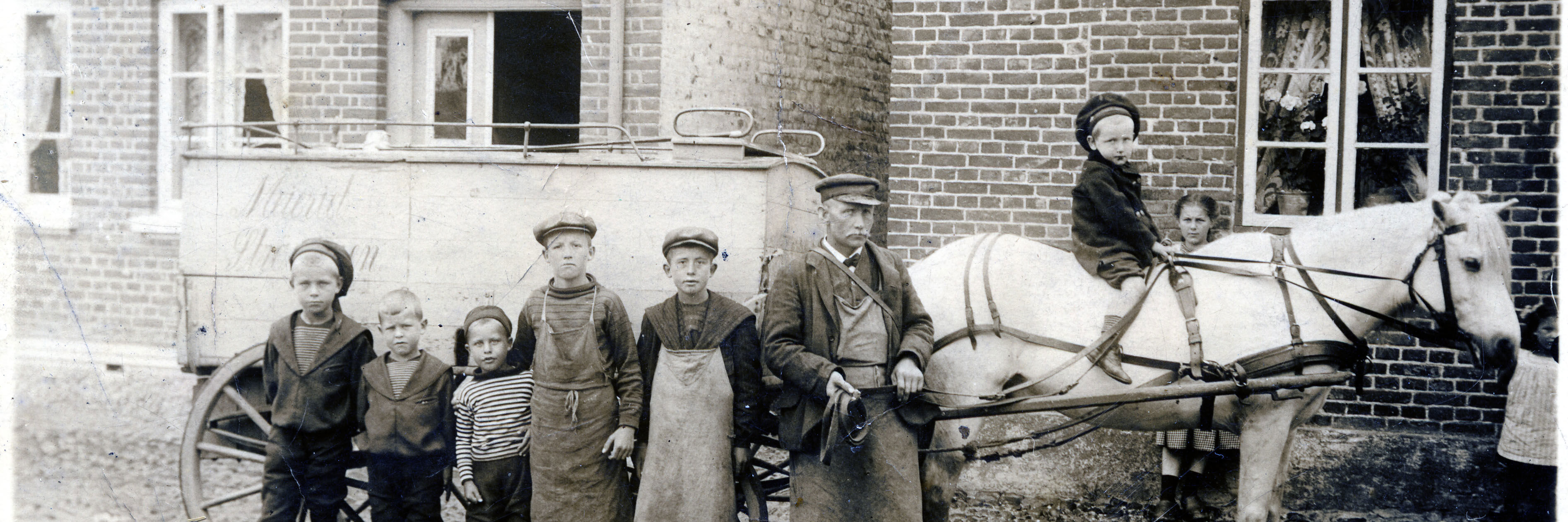 Mælkehandleren fra Kristrup med mælkedrenge